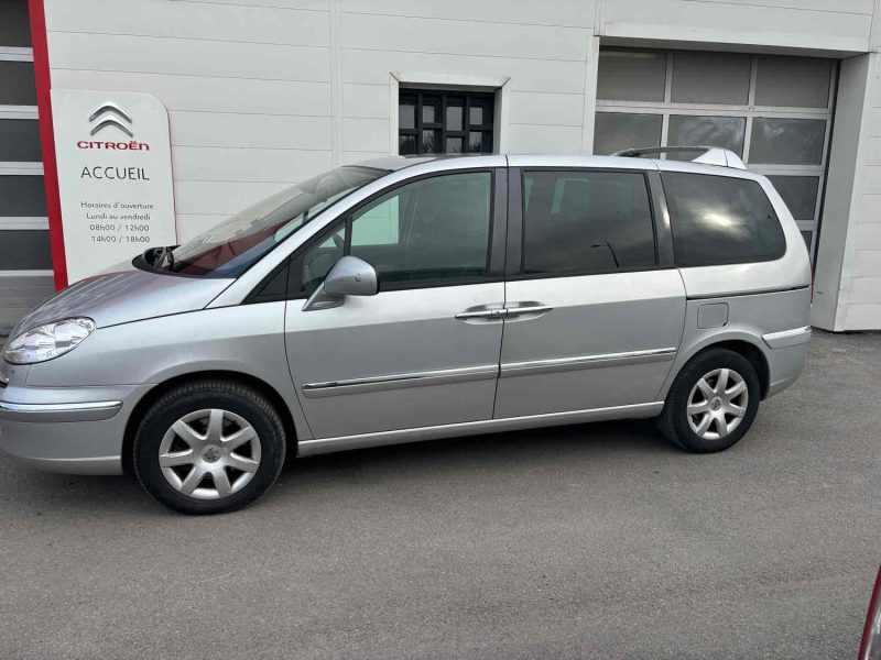PEUGEOT 807 2013. Depuis plus de trois décennies, Auto Dakar construit sa réputation sur la confiance et l'excellence opérationnelle. Nous sommes fiers d'accompagner des milliers de familles et d'entreprises dans leurs projets de mobilité avec professionnalisme et intégrité.