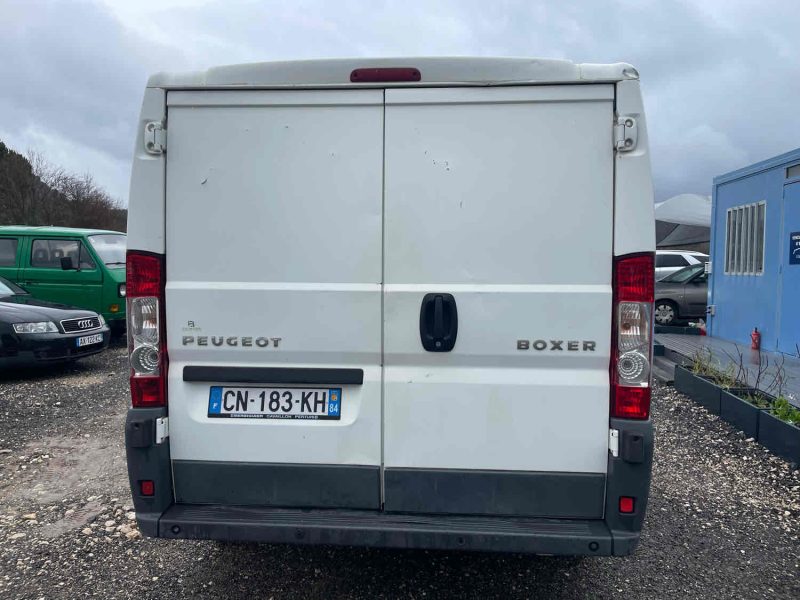 PEUGEOT BOXER 2012. Auto Dakar met l'accent sur la durabilité avec des véhicules éco-responsables