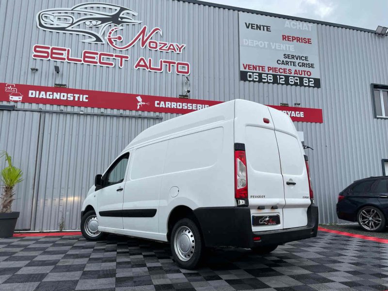 PEUGEOT EXPERT CAMIONNETTE 2011. Découvrez Auto Dakar, le leader incontesté de la vente et location de véhicules à Dakar