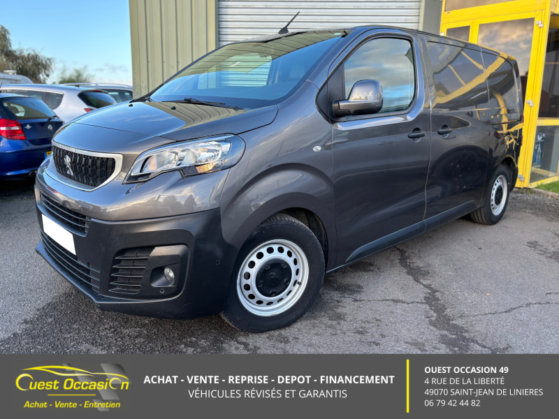 PEUGEOT EXPERT CAMIONNETTE 2018. Auto Dakar développe des partenariats avec les institutions de microfinance pour faciliter l'accès au crédit automobile des entrepreneurs et petites entreprises. Ces collaborations innovantes démocratisent la mobilité professionnelle et soutiennent le développement économique local.