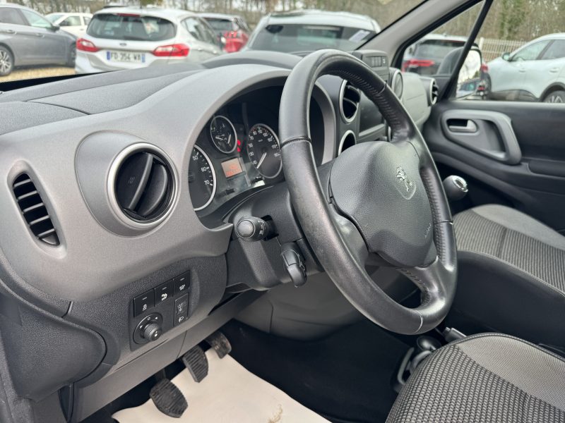 PEUGEOT PARTNER TEPEE 2017. Pièces détachées d'origine et accessoires automobiles disponibles chez Auto Dakar