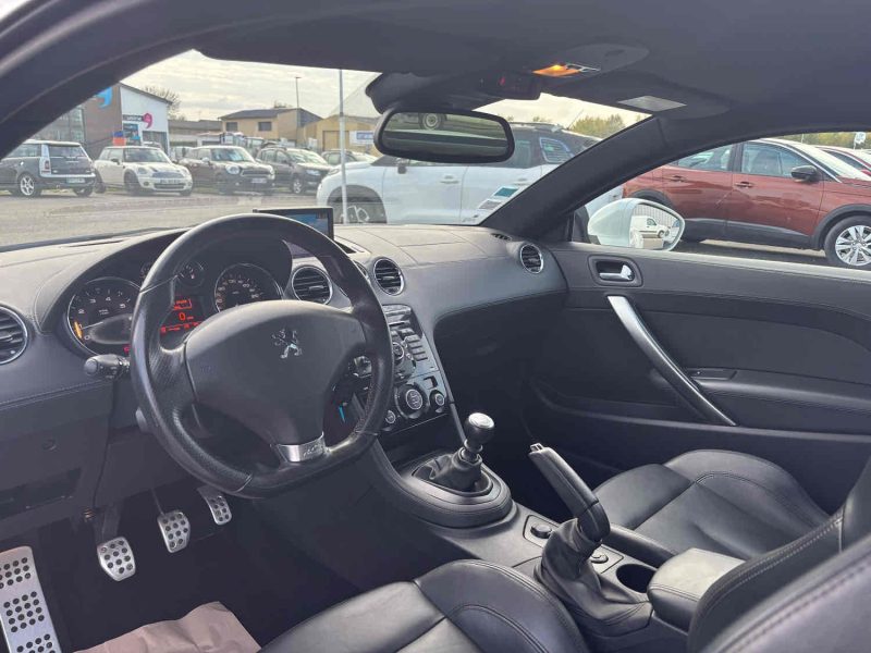 PEUGEOT RCZ 2010. Notre centre de diagnostic Auto Dakar utilise les équipements les plus avancés pour analyser précisément l'état technique de votre véhicule. Ce diagnostic complet vous permet d'anticiper les besoins de maintenance et d'optimiser les performances de votre automobile.