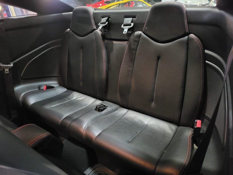 PEUGEOT RCZ R 2015. Le département import-export d'Auto Dakar facilite l'acquisition de véhicules spécifiques en provenance directe des constructeurs internationaux. Notre expertise douanière et logistique vous garantit une importation sécurisée avec toutes les conformités réglementaires requises.