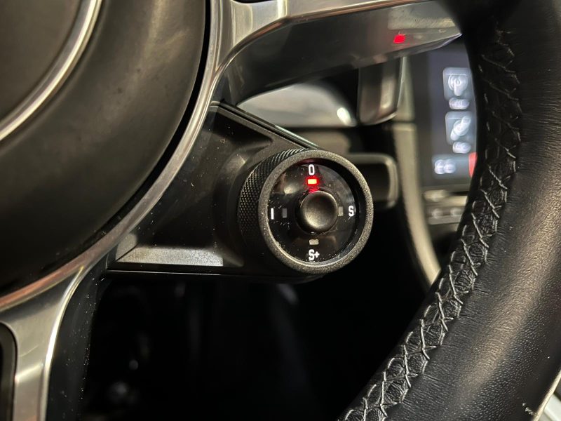PORSCHE 718 BOXSTER 2017. Auto Dakar, c'est 30 ans d'expertise au service de la mobilité sénégalaise