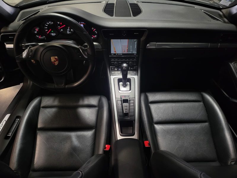 PORSCHE 911 2012. Pièces détachées d'origine et accessoires automobiles disponibles chez Auto Dakar