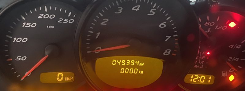 PORSCHE BOXSTER 2001. Le service de préparation véhicule Auto Dakar personnalise votre automobile selon vos préférences avec équipements spécifiques et accessoires haut de gamme. Notre atelier de customisation transforme votre véhicule en exemplaire unique parfaitement adapté à vos besoins.