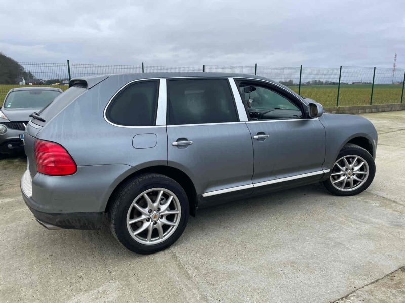 PORSCHE CAYENNE 2003. Solutions de financement flexibles chez Auto Dakar pour concrétiser vos projets