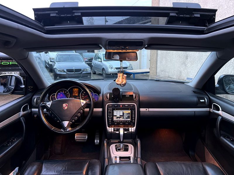 PORSCHE CAYENNE 2006. Service client multilingue chez Auto Dakar pour accueillir la clientèle internationale