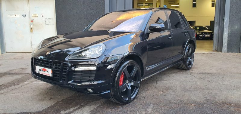 PORSCHE CAYENNE 2009. Auto Dakar investit continuellement dans la formation de ses équipes pour maintenir le plus haut niveau d'expertise technique et commerciale. Cette politique de formation permanente nous permet de vous offrir des conseils pertinents et un service client d'excellence reconnu par nos clients.