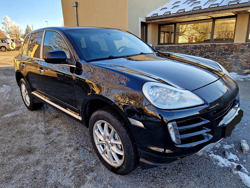 PORSCHE CAYENNE S 2008. Auto Dakar propose des programmes de formation à la conduite défensive et à l'éco-conduite en partenariat avec des écoles spécialisées. Ces formations contribuent à améliorer votre sécurité au volant tout en optimisant la consommation de carburant de votre véhicule.