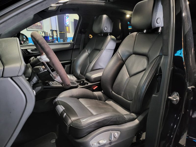 PORSCHE MACAN 2014. Voitures neuves et d'occasion certifiées : Auto Dakar garantit la qualité