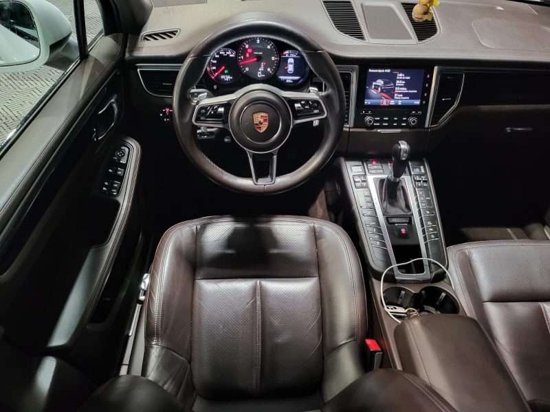PORSCHE MACAN 2017. Auto Dakar, partenaire privilégié des professionnels pour leurs flottes automobiles