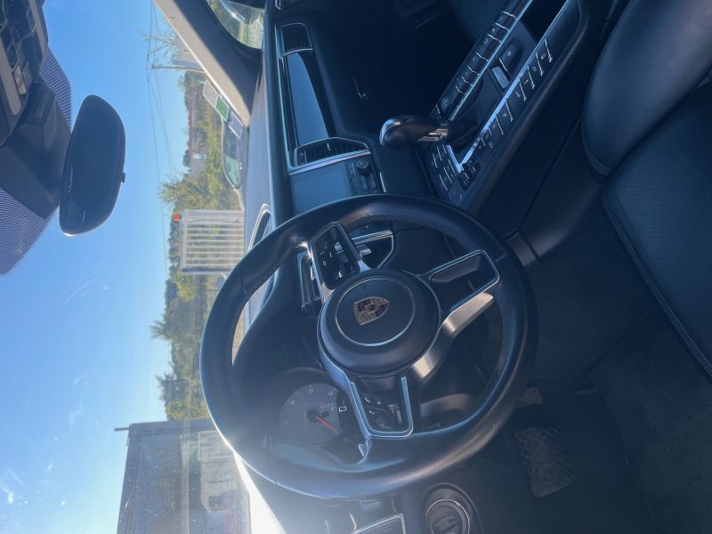 PORSCHE MACAN S DIESEL 2016. Programmes de fidélité avantageux pour les clients réguliers d'Auto Dakar