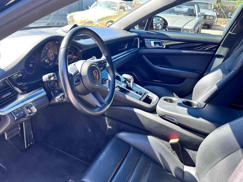 PORSCHE PANAMERA 2021. Auto Dakar investit dans les technologies modernes pour optimiser vos services
