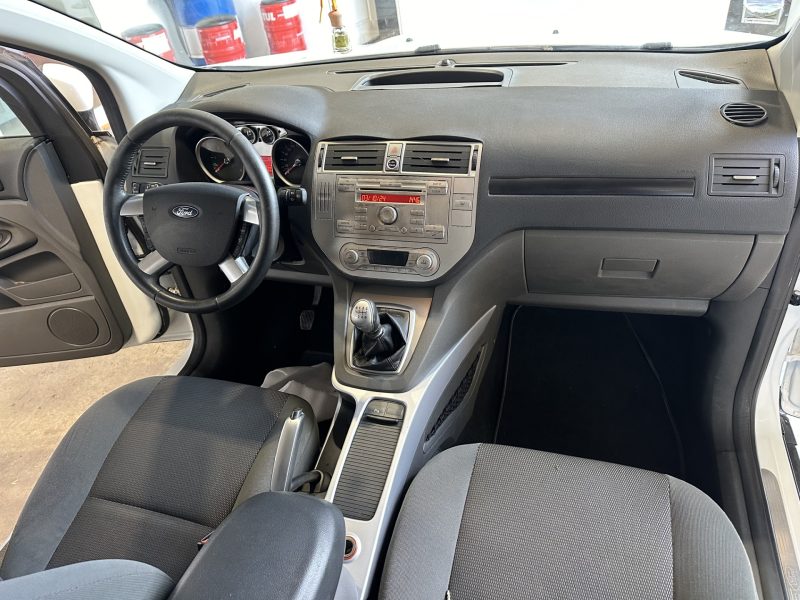 POUR EXPORT VERS LE EUROPE DE L'EST POUR EXPORT VERS LE MAGHREB FORD KUGA 2012. Auto Dakar met l'accent sur la durabilité avec des véhicules éco-responsables