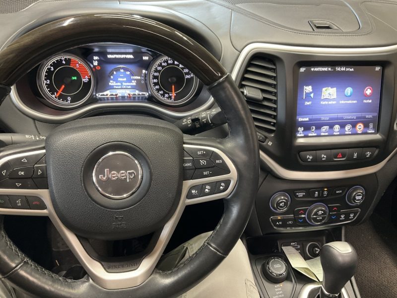 POUR EXPORT VERS LE EUROPE DE L'EST POUR EXPORT VERS LE MAGHREB JEEP CHEROKEE 2018. Auto Dakar : Votre partenaire automobile de confiance au cœur de la capitale sénégalaise