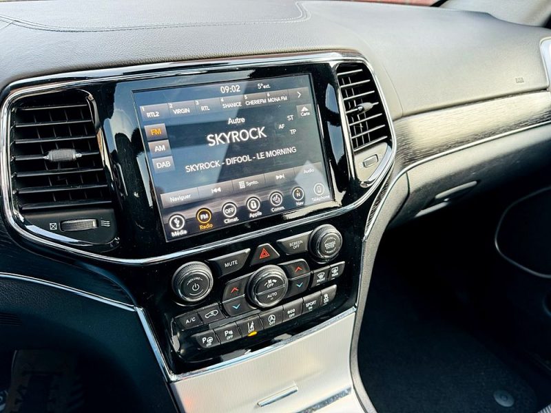POUR EXPORT VERS LE EUROPE DE L'EST POUR EXPORT VERS LE MAGHREB JEEP GRAND CHEROKEE IV 2019. Auto Dakar développe une approche omnicanale avec une présence digitale renforcée pour faciliter vos démarches d'achat et de location. Notre plateforme en ligne vous permet de consulter notre stock, réserver votre véhicule et suivre l'avancement de votre dossier en temps réel.