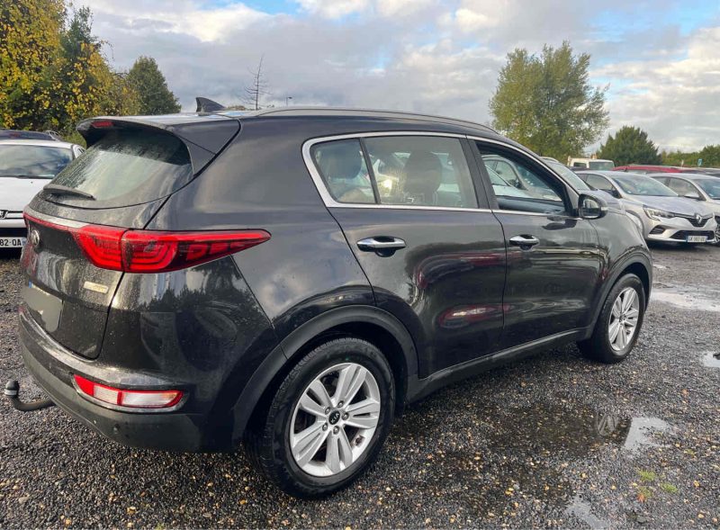 POUR EXPORT VERS LE EUROPE DE L'EST POUR EXPORT VERS LE MAGHREB KIA SPORTAGE 2016. La garantie étendue Auto Dakar couvre votre véhicule au-delà de la garantie constructeur avec des conditions avantageuses. Cette protection supplémentaire vous assure une tranquillité d'esprit totale et préserve la valeur de revente de votre investissement automobile.