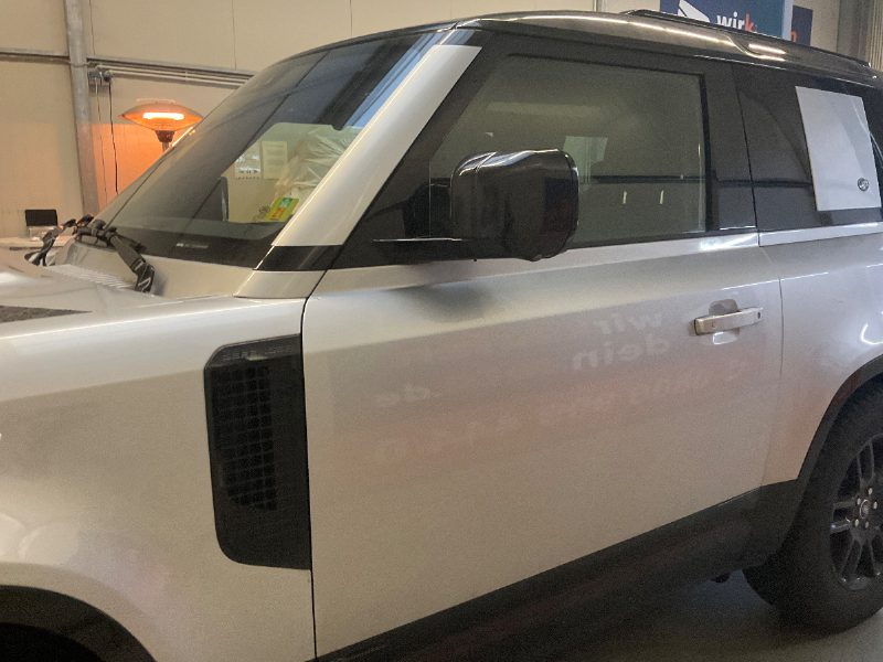 POUR EXPORT VERS LE EUROPE DE L'EST POUR EXPORT VERS LE MAGHREB LAND ROVER DEFENDER 2021. Particuliers ou entreprises, Auto Dakar répond à tous vos besoins en mobilité