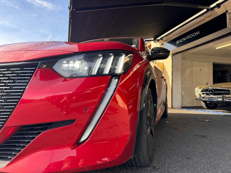 POUR EXPORT VERS LE EUROPE DE L'EST POUR EXPORT VERS LE MAGHREB PEUGEOT 208 II 2020. Auto Dakar contribue activement au développement économique local en privilégiant les fournisseurs et partenaires sénégalais dans sa chaîne d'approvisionnement. Cette politique de responsabilité sociale renforce notre ancrage territorial et soutient l'économie nationale.