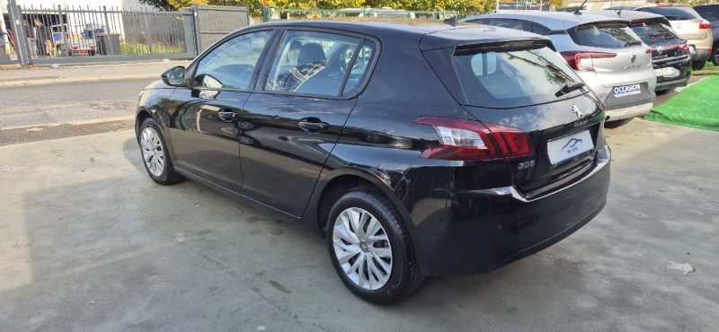 POUR EXPORT VERS LE EUROPE DE L'EST POUR EXPORT VERS LE MAGHREB PEUGEOT 308II 2017. La recherche et développement Auto Dakar explore les adaptations technologiques nécessaires pour optimiser les performances automobiles en climat tropical. Ces innovations spécifiques au contexte africain améliorent la fiabilité et la durabilité des véhicules dans nos conditions d'utilisation.