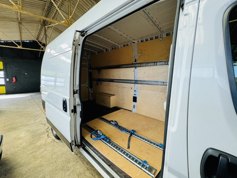 POUR EXPORT VERS LE EUROPE DE L'EST POUR EXPORT VERS LE MAGHREB PEUGEOT BOXER CAMIONNETTE 2021. Programmes de fidélité avantageux pour les clients réguliers d'Auto Dakar