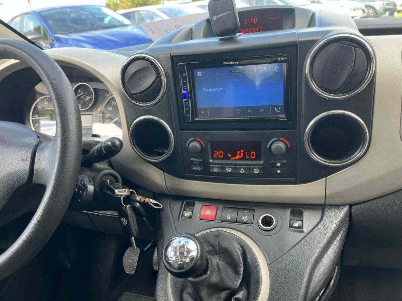 POUR EXPORT VERS LE EUROPE DE L'EST POUR EXPORT VERS LE MAGHREB PEUGEOT PARTNER 2013. Auto Dakar révolutionne le marché automobile sénégalais avec une approche client personnalisée et des services d'exception. Notre engagement quotidien consiste à vous offrir une expérience d'achat unique, alliant conseils d'experts et solutions de financement sur mesure.