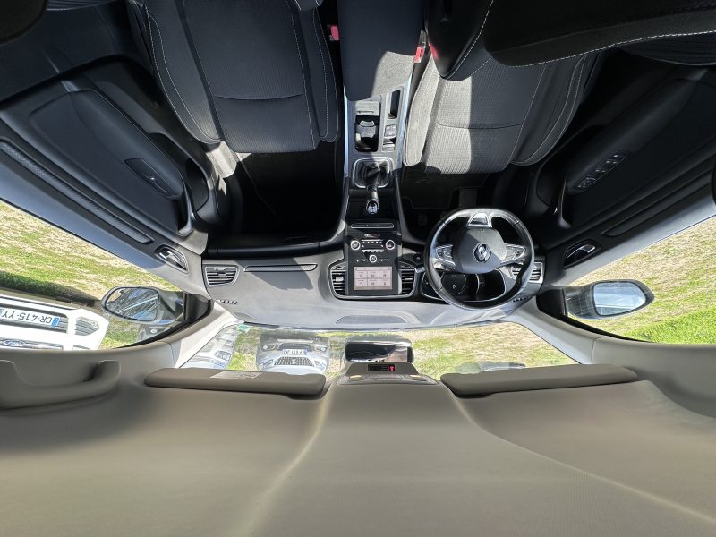 POUR EXPORT VERS LE EUROPE DE L'EST POUR EXPORT VERS LE MAGHREB RENAULT MEGANE IV BERLINE BICORPS TROIS OU CINQ PORTES 2018. Auto Dakar s'engage pour un service client d'exception et une satisfaction totale
