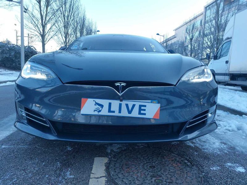 POUR EXPORT VERS LE EUROPE DE L'EST POUR EXPORT VERS LE MAGHREB TESLA MODEL S 2018. La location de véhicules chez Auto Dakar inclut une assistance 24h/24 et 7j/7 pour votre tranquillité d'esprit. En cas de panne ou d'incident, notre équipe d'intervention rapide se déplace immédiatement pour résoudre le problème ou vous fournir un véhicule de remplacement.