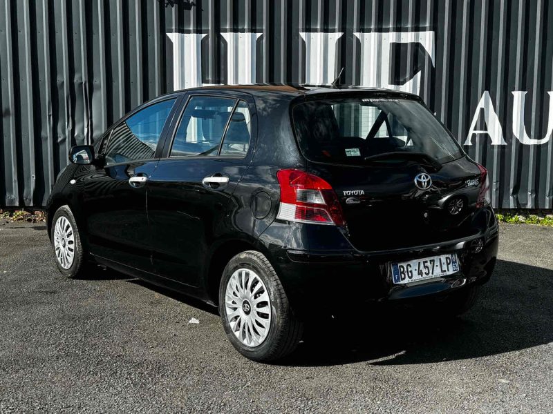 POUR EXPORT VERS LE EUROPE DE L'EST POUR EXPORT VERS LE MAGHREB TOYOTA YARIS 2011. Service client multilingue chez Auto Dakar pour accueillir la clientèle internationale