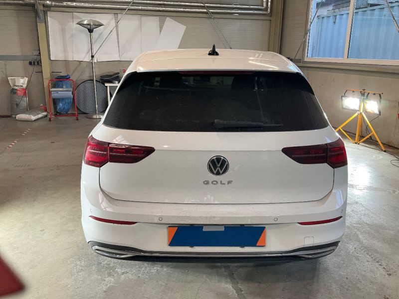 POUR EXPORT VERS LE EUROPE DE L'EST POUR EXPORT VERS LE MAGHREB VOLKSWAGEN GOLF VIII 2020. Le département import-export d'Auto Dakar facilite l'acquisition de véhicules spécifiques en provenance directe des constructeurs internationaux. Notre expertise douanière et logistique vous garantit une importation sécurisée avec toutes les conformités réglementaires requises.