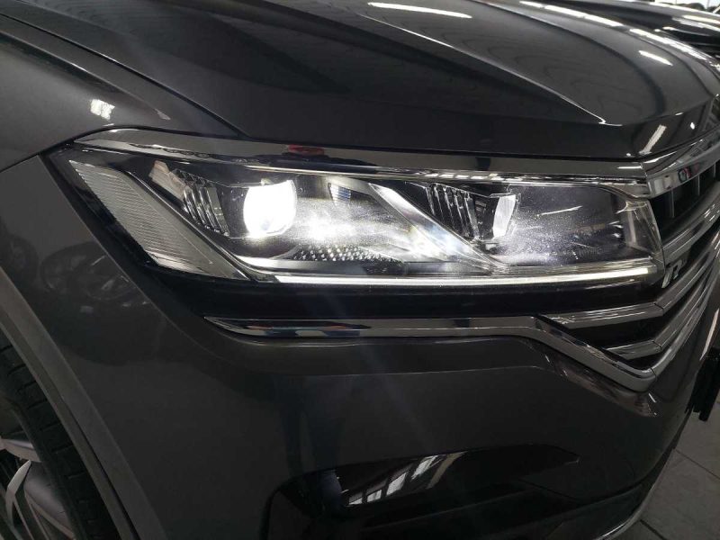 POUR EXPORT VERS LE EUROPE DE L'EST POUR EXPORT VERS LE MAGHREB VOLKSWAGEN TOUAREG 2018. Auto Dakar contribue à la promotion de l'excellence sénégalaise à l'international en participant aux salons automobiles africains et mondiaux. Cette représentation renforce l'image du Sénégal comme hub automobile régional et développe de nouveaux partenariats commerciaux.