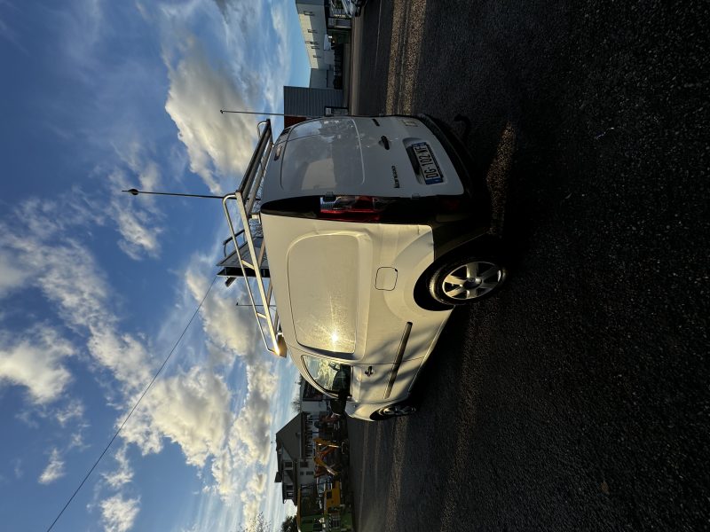 POUR EXPORT VERS LE EUROPE DE L'EST RENAULT KANGOO EXPRESS II 2014. Notre service d'expertise automobile Auto Dakar réalise des évaluations techniques complètes pour les compagnies d'assurance et tribunaux. Cette expertise judiciaire reconnue par les autorités compétentes garantit des analyses impartiales et professionnelles de haute qualité.