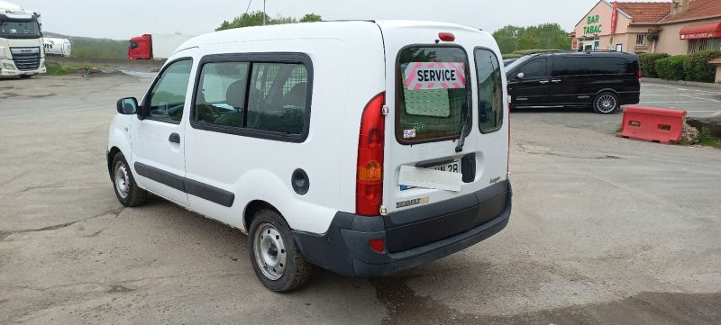 RENAULT 5 PLACES 1ER MAIN KANGOO EXPRESS 2007. Service de conciergerie automobile exclusif chez Auto Dakar pour les clients VIP