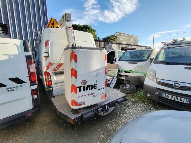 RENAULT A VENDRE EN LOT 2 MASTER NACELLE 2.5DCI 2009. Service de reprise automobile avantageux chez Auto Dakar pour votre ancien véhicule