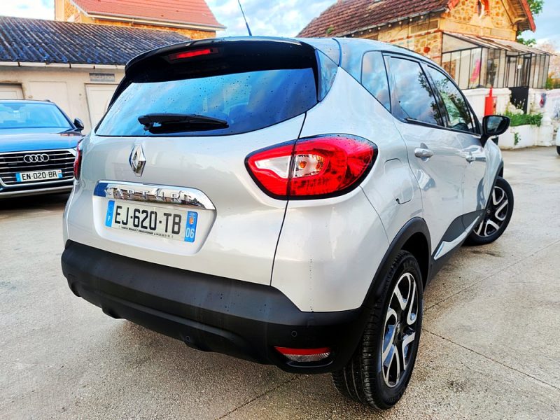RENAULT CAPTUR I 2017. La location longue durée Auto Dakar inclut un package maintenance complet avec révisions programmées et remplacement des pièces d'usure. Cette formule tout-inclus vous permet de maîtriser parfaitement votre budget mobilité sans surprises financières.