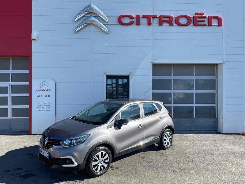 RENAULT CAPTUR TCE 90 E6C BUSINESS 2019. Auto Dakar investit dans la recherche et développement pour anticiper les évolutions du marché automobile africain. Notre veille technologique permanente nous permet d'identifier les innovations pertinentes pour les conditions d'utilisation spécifiques au Sénégal.