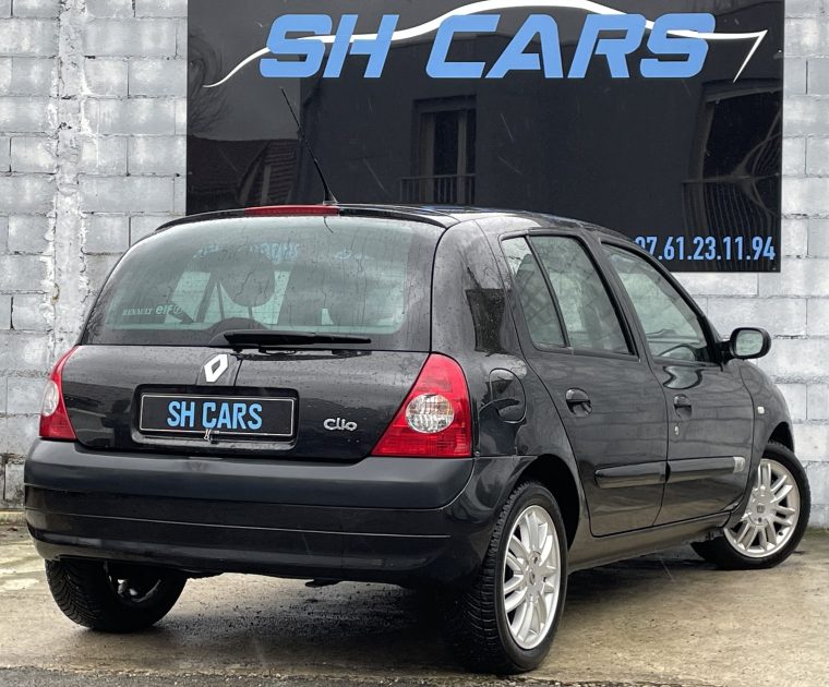 RENAULT CLIO 2003. Auto Dakar s'engage dans la formation des jeunes aux métiers de l'automobile