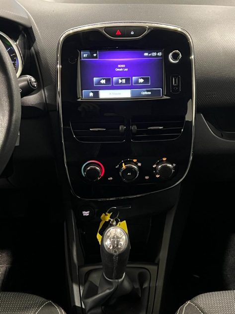 RENAULT CLIO 2013. Rejoignez la communauté des clients satisfaits d'Auto Dakar, référence automobile dakaroise