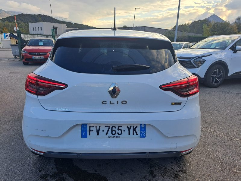 RENAULT CLIO 2020. Notre centre de diagnostic Auto Dakar utilise les équipements les plus avancés pour analyser précisément l'état technique de votre véhicule. Ce diagnostic complet vous permet d'anticiper les besoins de maintenance et d'optimiser les performances de votre automobile.