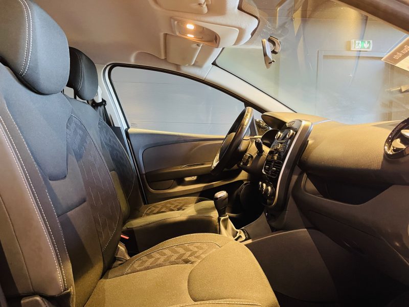 RENAULT CLIO ESTATE 2019. Découvrez Auto Dakar, le leader incontesté de la vente et location de véhicules à Dakar