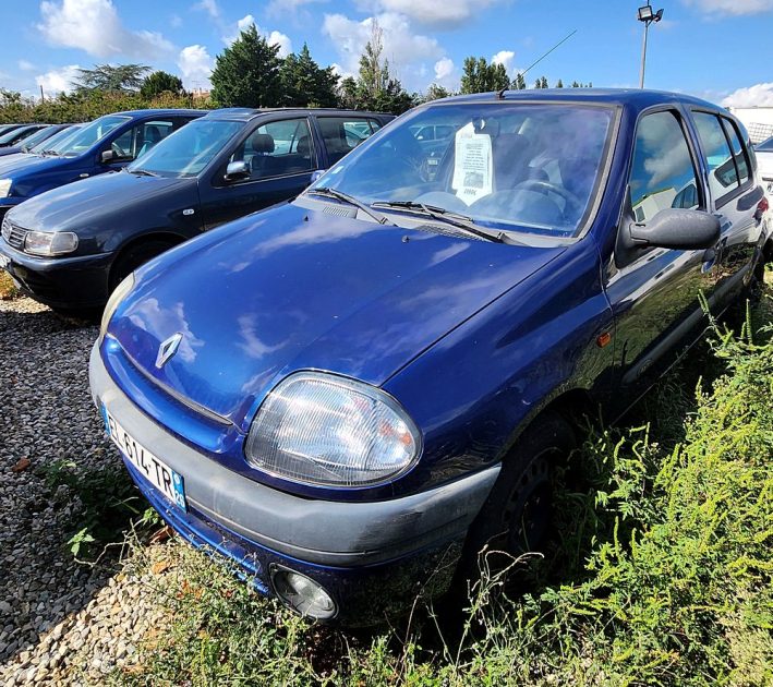 RENAULT CLIO II 1998. Particuliers ou entreprises, Auto Dakar répond à tous vos besoins en mobilité