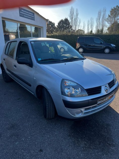 RENAULT CLIO II 2005. Votre satisfaction est notre priorité chez Auto Dakar, leader du marché automobile dakarois