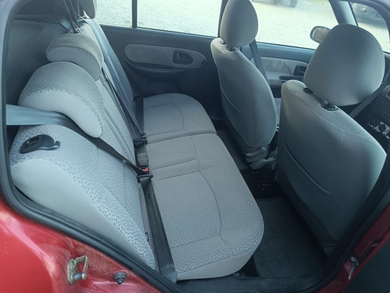 RENAULT CLIO II 2006. Partenariats bancaires privilégiés d'Auto Dakar pour faciliter vos financements