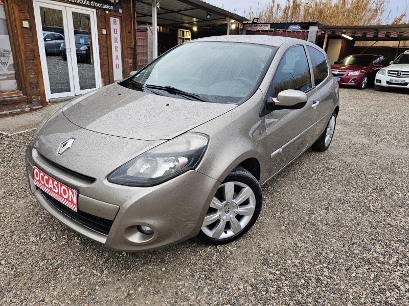 RENAULT CLIO III TOMTOM GPS 2011. Notre service d'expertise automobile Auto Dakar réalise des évaluations techniques complètes pour les compagnies d'assurance et tribunaux. Cette expertise judiciaire reconnue par les autorités compétentes garantit des analyses impartiales et professionnelles de haute qualité.