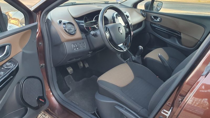 RENAULT CLIO IV GRANDTOUR ESTATE 2015. Partenariats bancaires privilégiés d'Auto Dakar pour faciliter vos financements