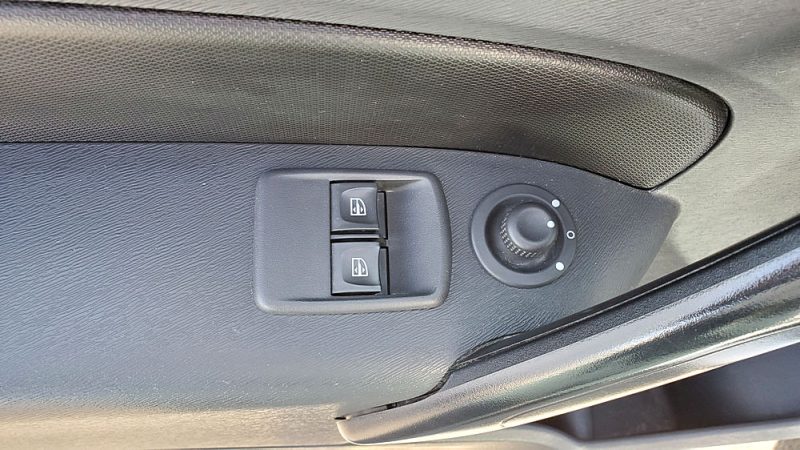 RENAULT KANGOO 1.5 DCI 90 2019. Notre département corporate d'Auto Dakar développe des solutions de gestion de flotte automobile pour les entreprises et administrations. Nous proposons des contrats de location longue durée incluant maintenance, assurance et gestion administrative complète pour optimiser vos coûts de mobilité.
