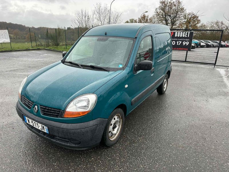 RENAULT KANGOO 2006. Showroom climatisé et espace client confortable chez Auto Dakar pour votre bien-être