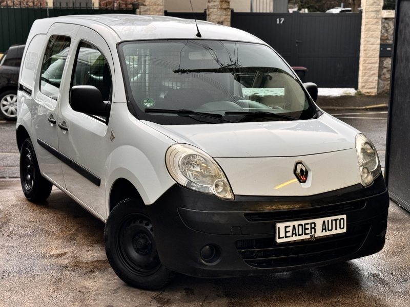 RENAULT KANGOO 2010. Auto Dakar : Livraison rapide et formalités simplifiées pour votre confort