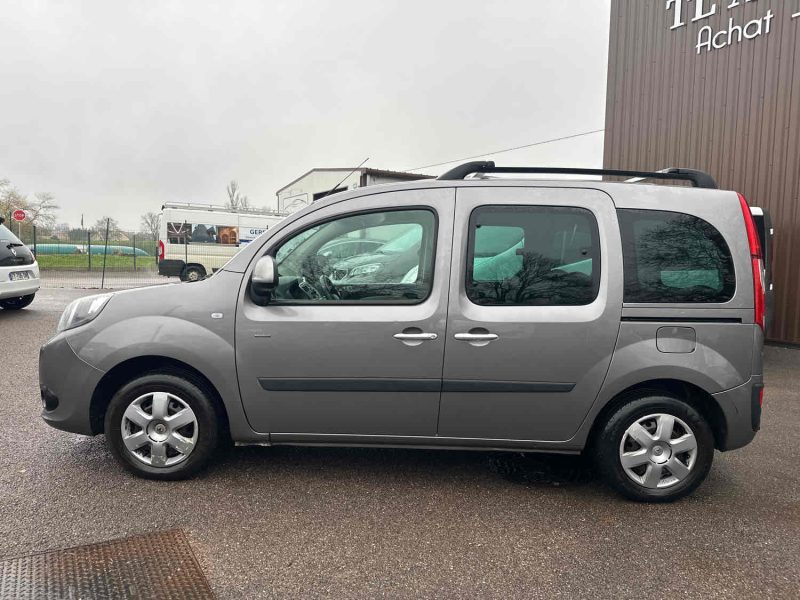 RENAULT KANGOO 2015. Notre service de conciergerie automobile Auto Dakar Premium prend en charge l'entretien complet de votre véhicule avec enlèvement et livraison à domicile. Ce service exclusif comprend également le nettoyage intérieur et extérieur pour vous restituer un véhicule impeccable.